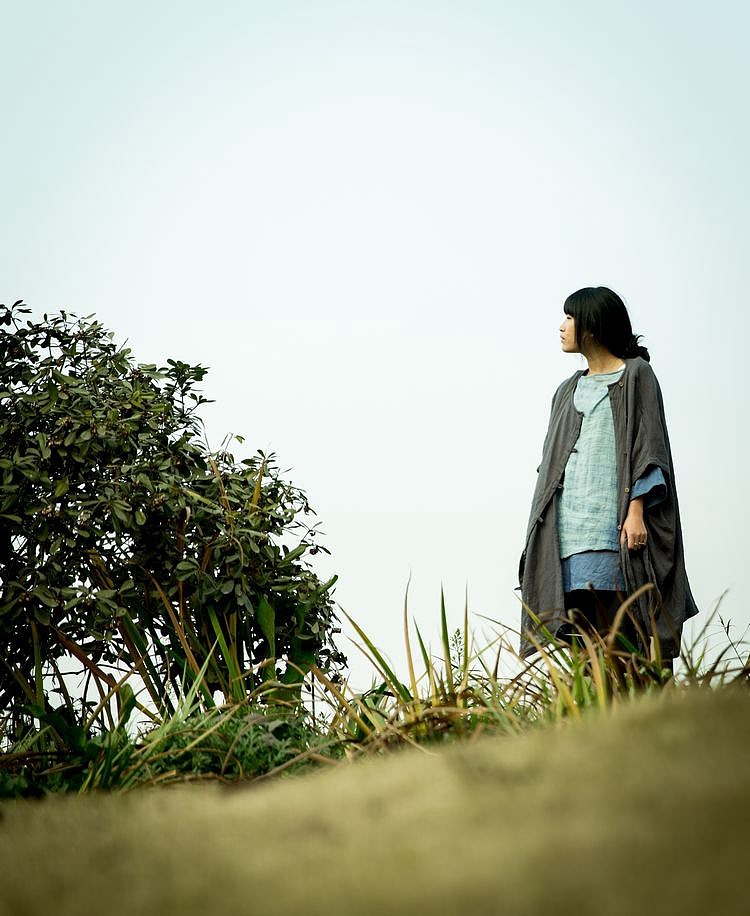 【向日葵记忆】女士文艺手工扎染盘扣套头棉麻中袖百搭女式T恤