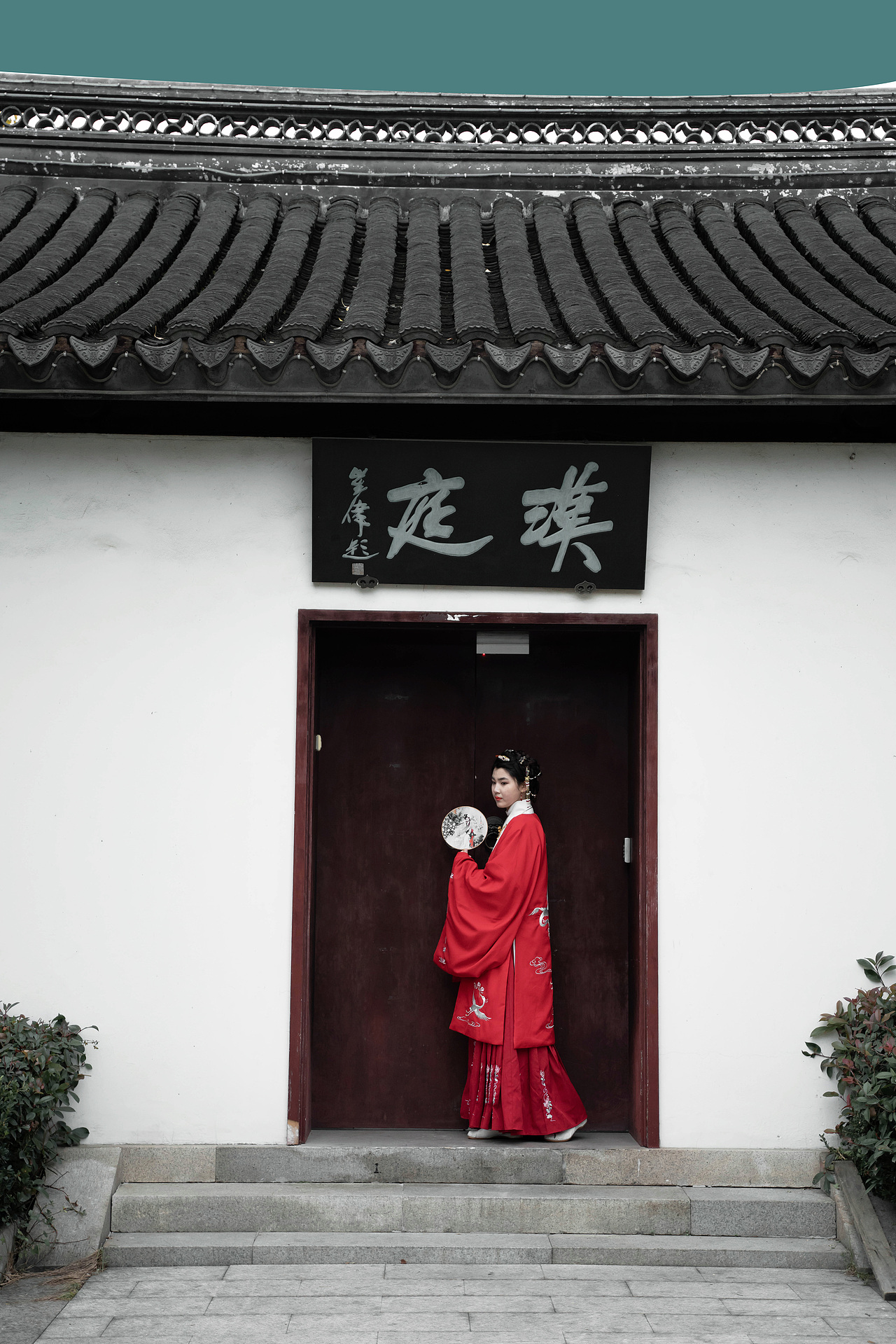 一袭红衣醉白鹭