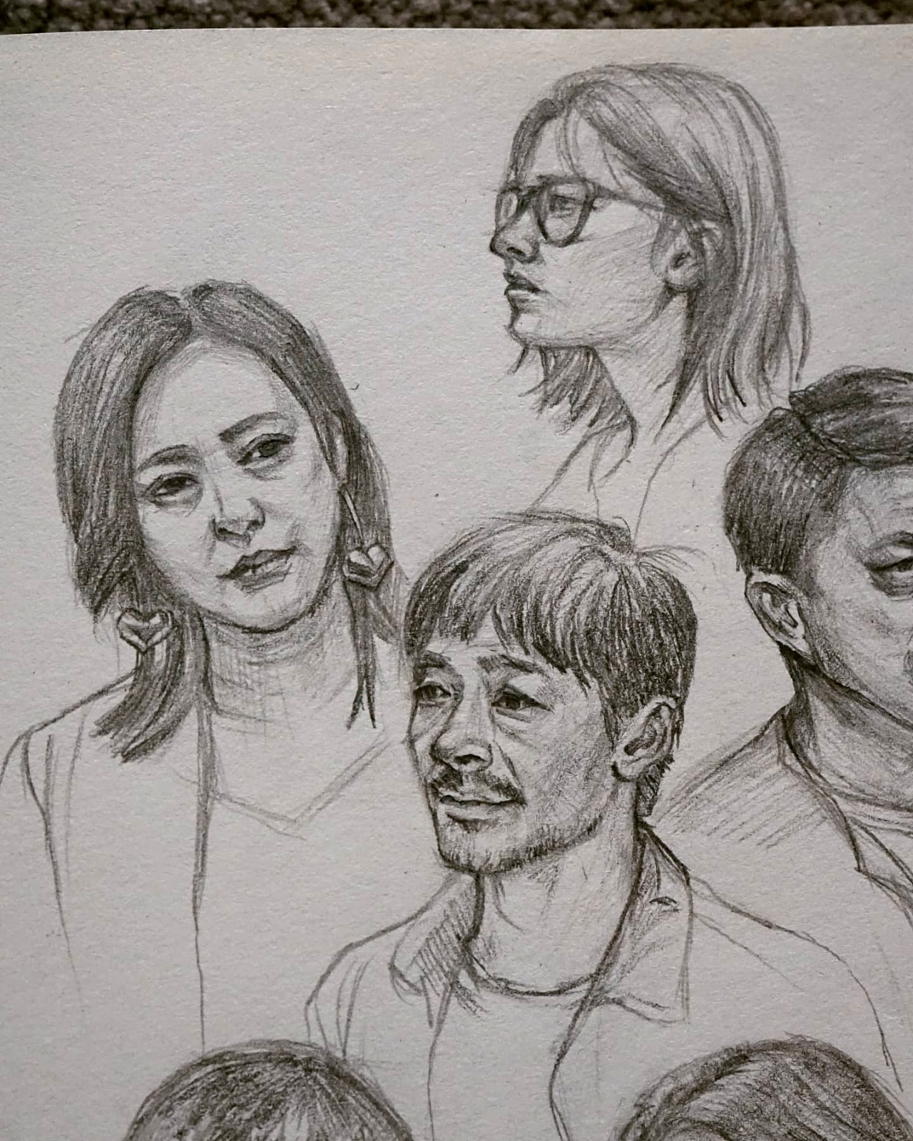 八角亭迷雾人物群像速写