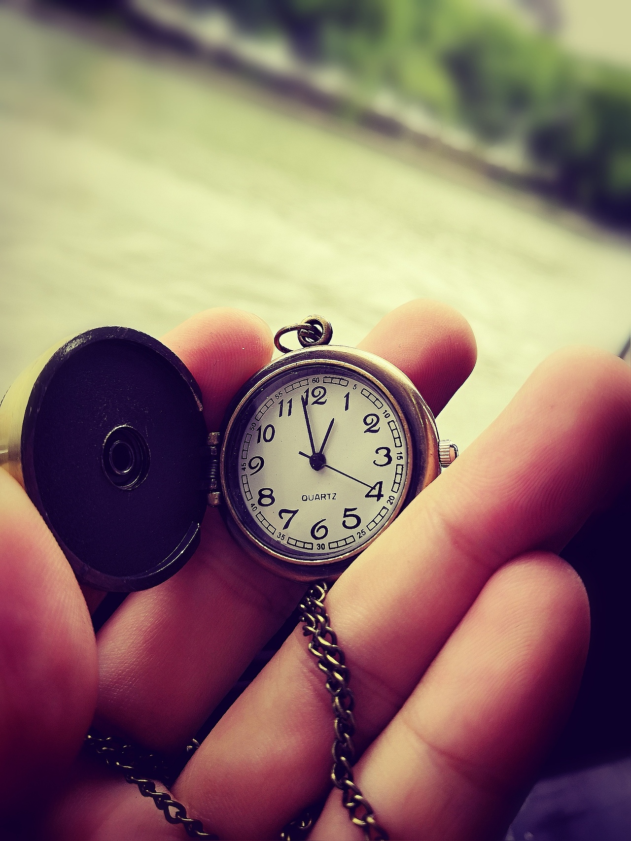 camera Raw 稍微处理一下。