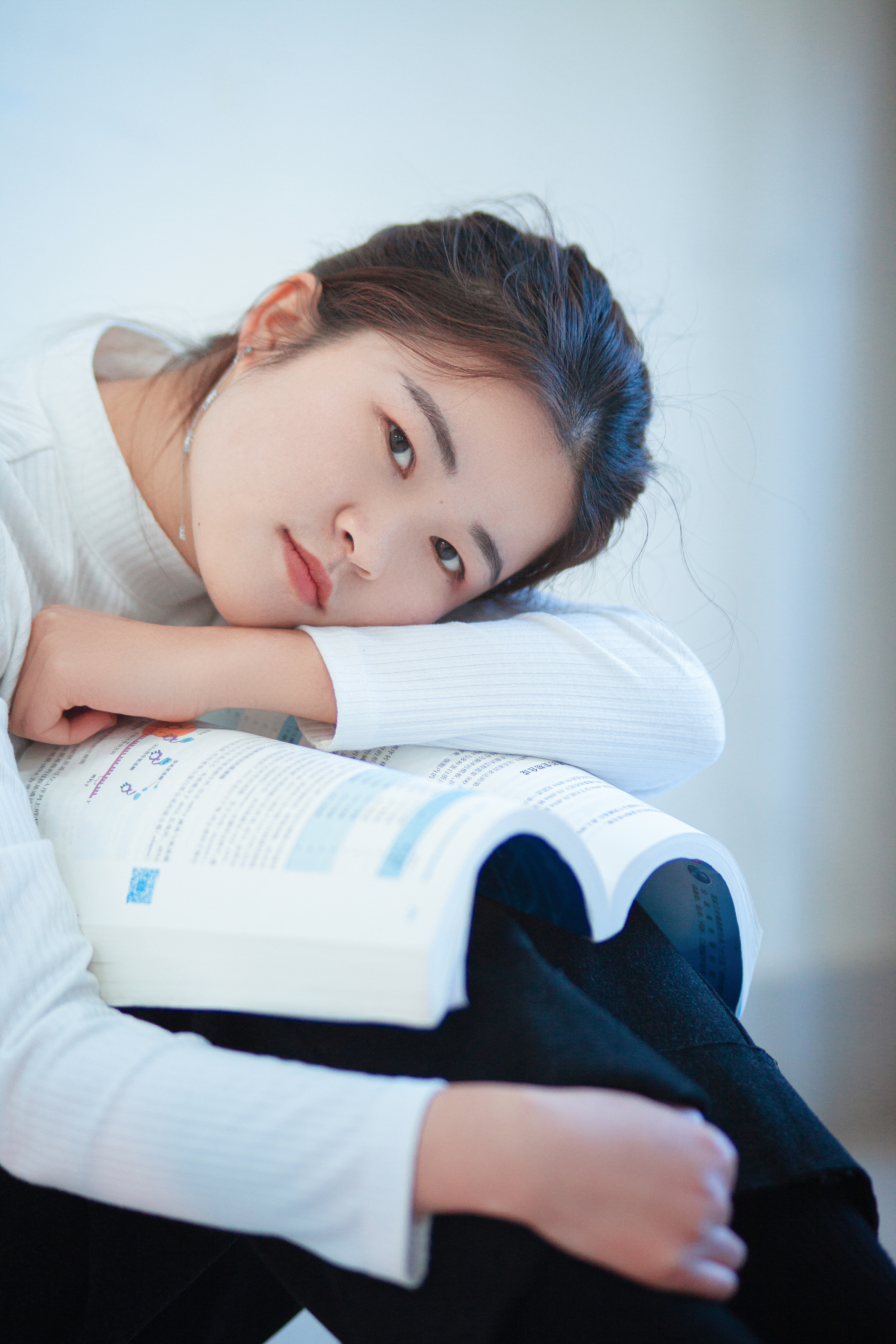 教室偷拍的小学妹