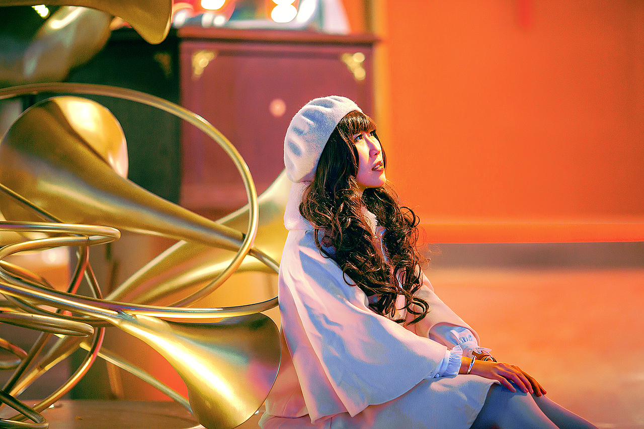 霓虹灯下（图ZNjkwMzg5MDQ=） - 人像摄影 - 站酷设计师奈何Virtues原创素材 - 站酷ZCOOL