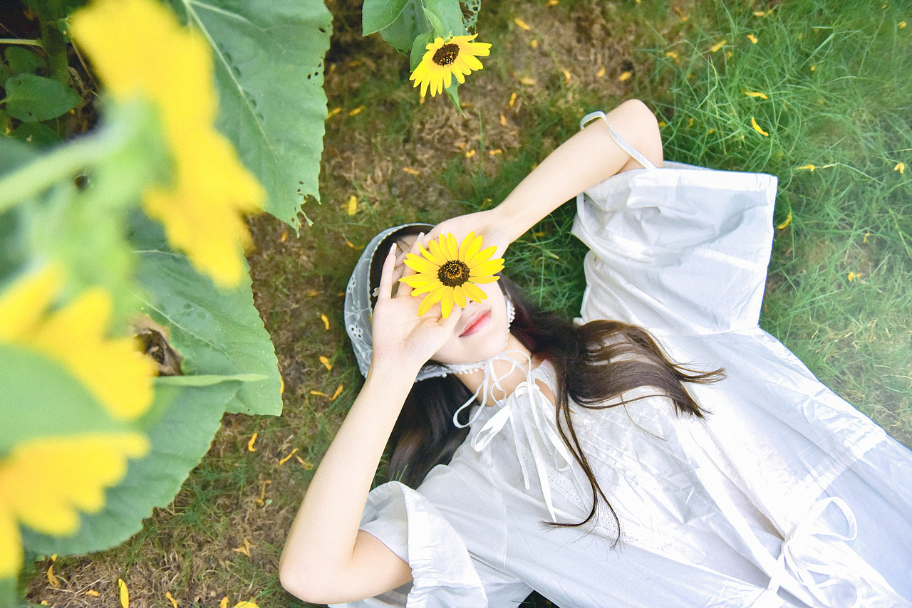 向日葵🌻（图ZMzQ1NzAzNDIw） - 人像摄影 - 站酷设计师伤心的鱼鱼鱼原创素材 - 站酷ZCOOL