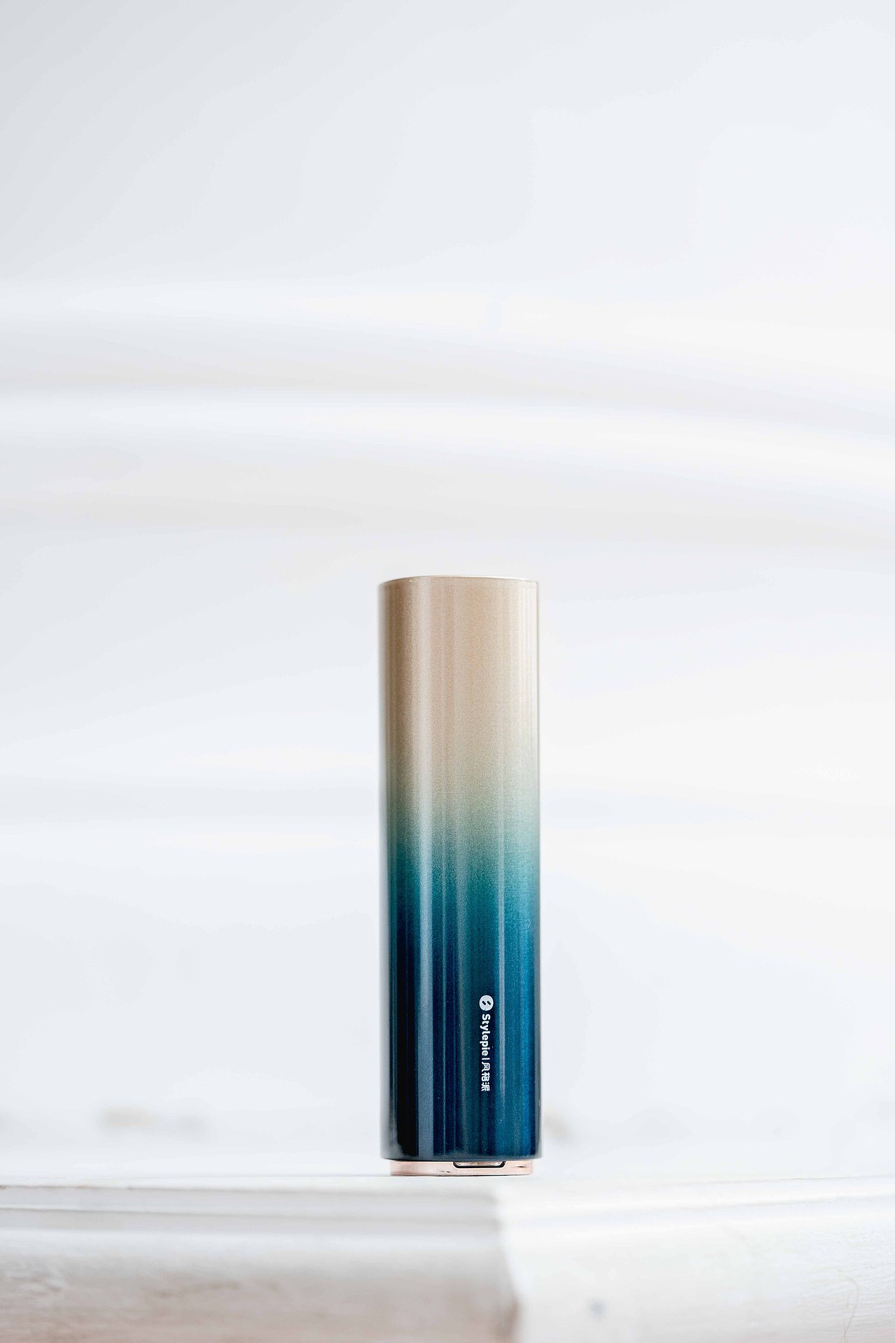 品牌案例丨口红暖手宝（图ZMjI4MzQ4MDI4） - 产品摄影 - 站酷设计师非凡像牛仔原创素材 - 站酷ZCOOL