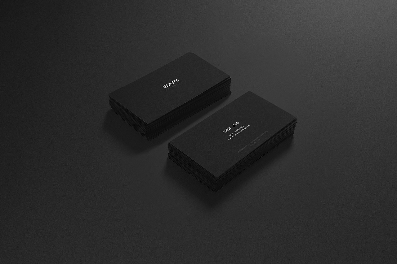 【名片】老张要新名片，说要点格调