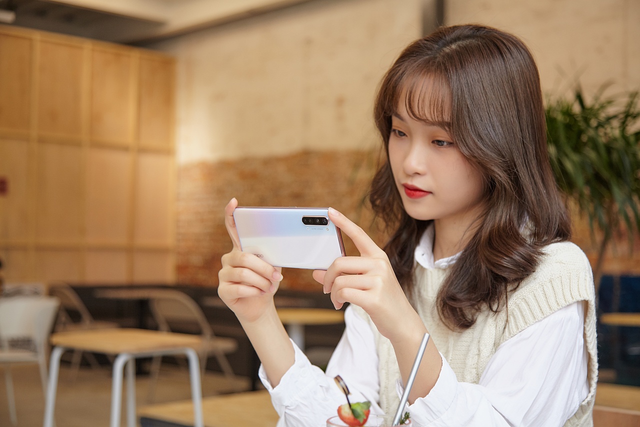 opporeno3元气版模特展示