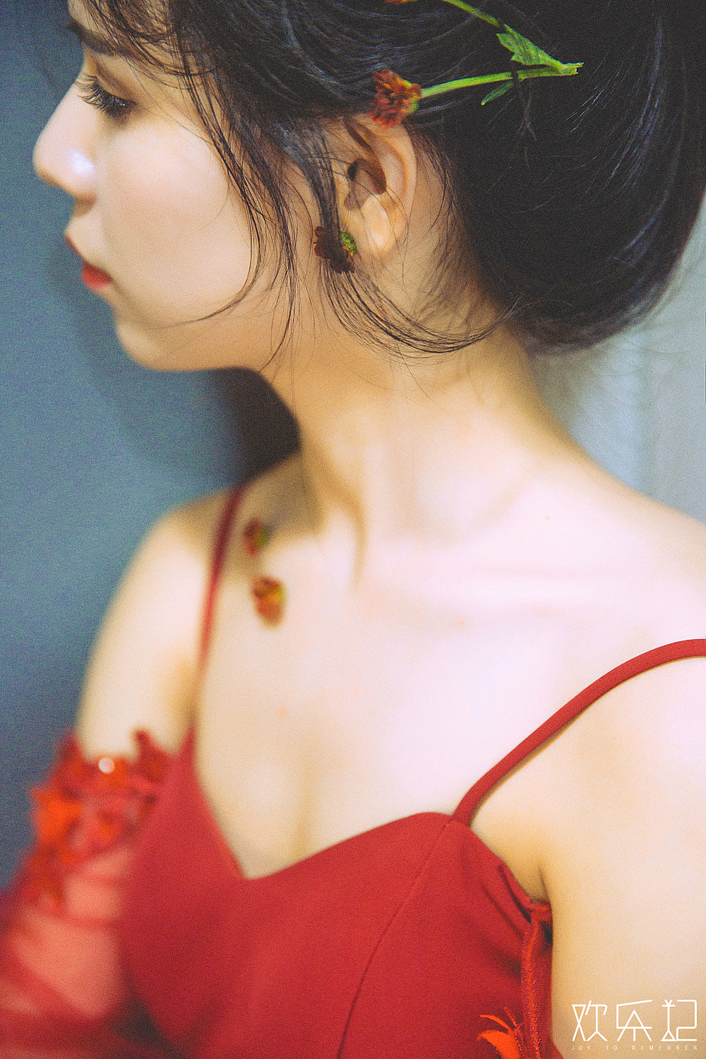 孤独的人总是晚回家。