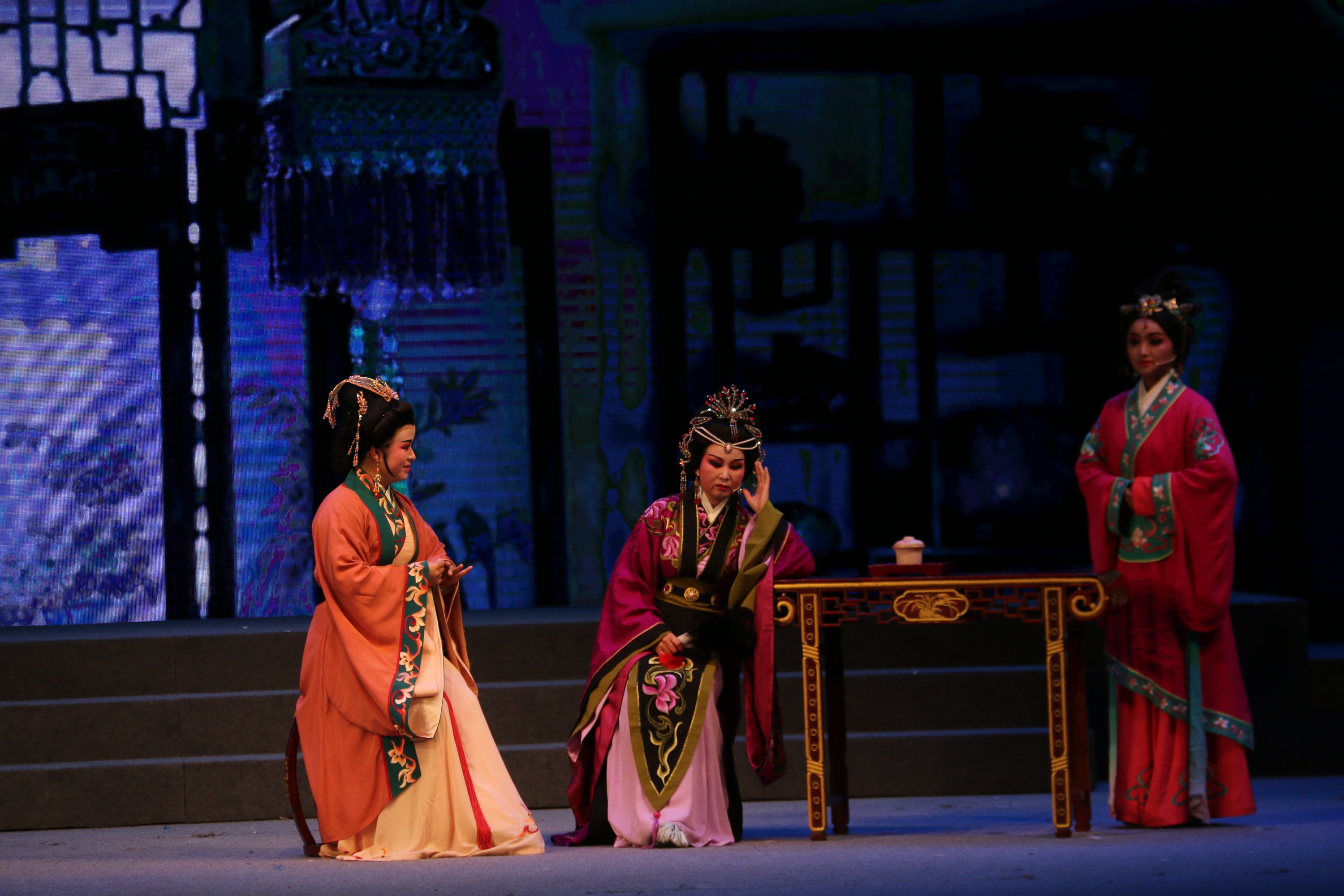 中南越剧团汉宫怨剧照