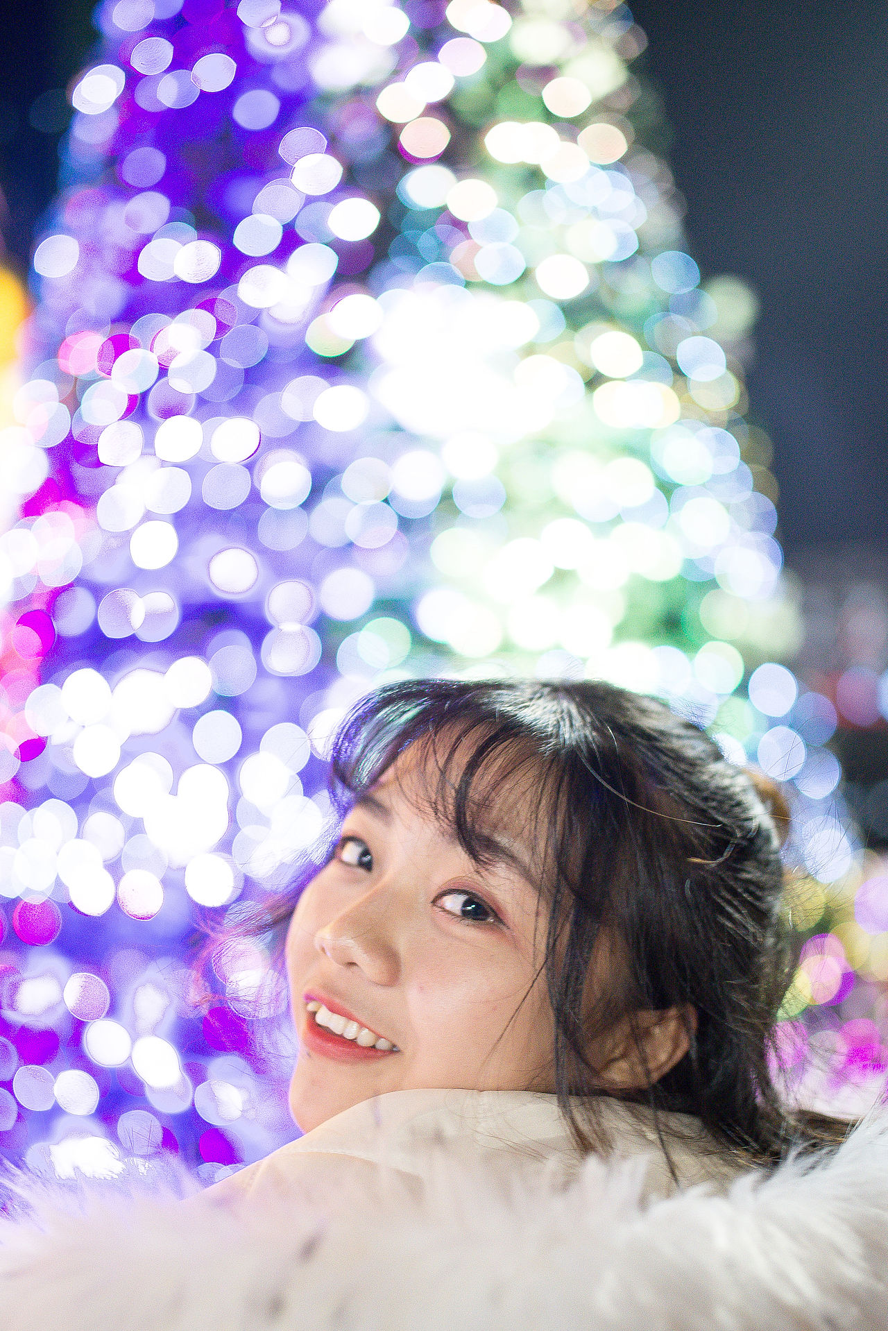 夜景人像~三阳85和适马35的焦外挺美（图ZMTAzNzIxNjQ0） - 人像摄影 - 站酷设计师Yandex_yan原创素材 - 站酷ZCOOL