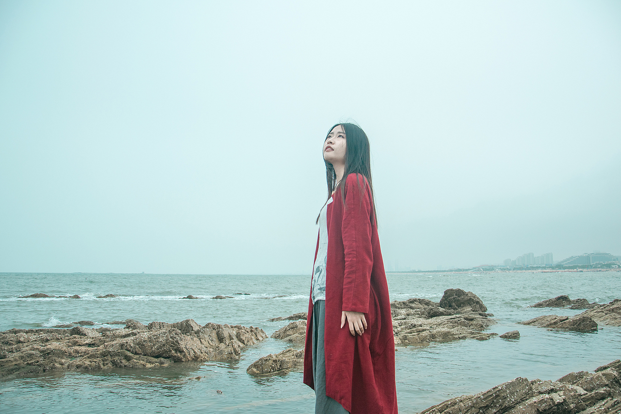 在风里听海的声音