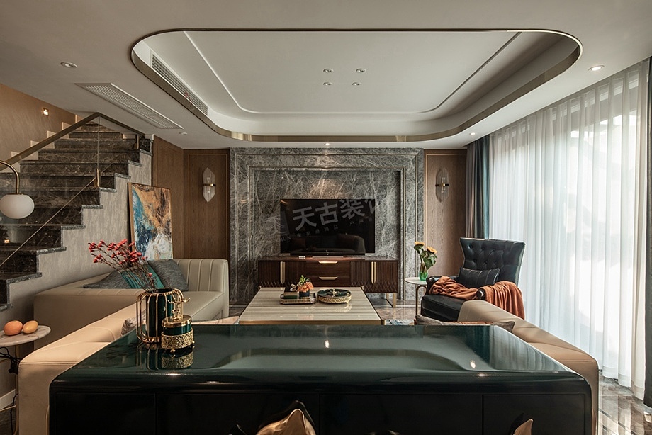 龙湖U城洋房复式装修实景图,时尚轻奢风格设计案例