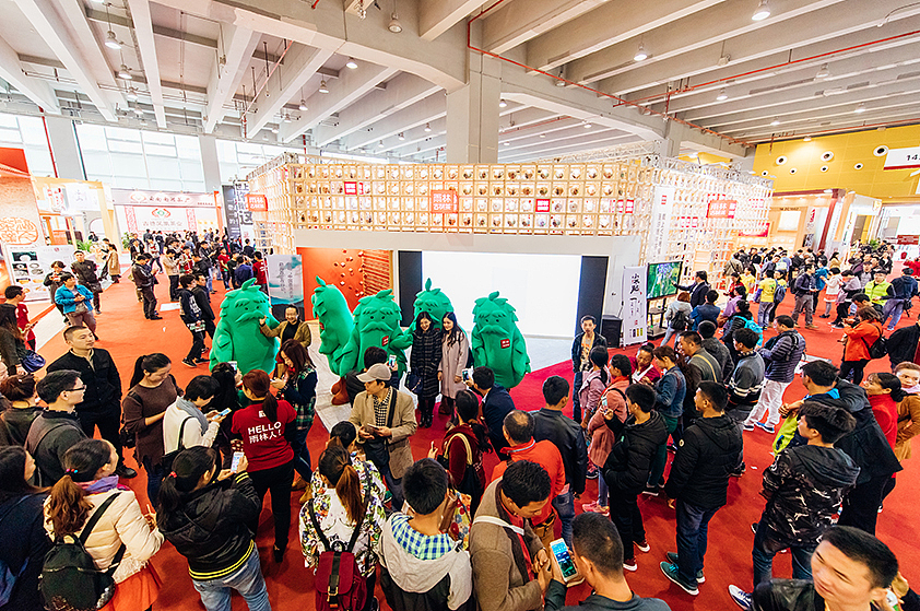 容品牌:茶饼搭建茶立方_雨林古茶坊茶博会展厅策划