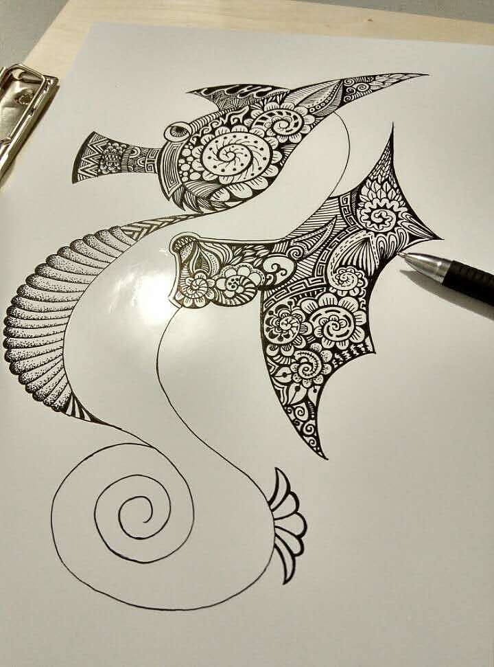 手绘黑白装饰画海马