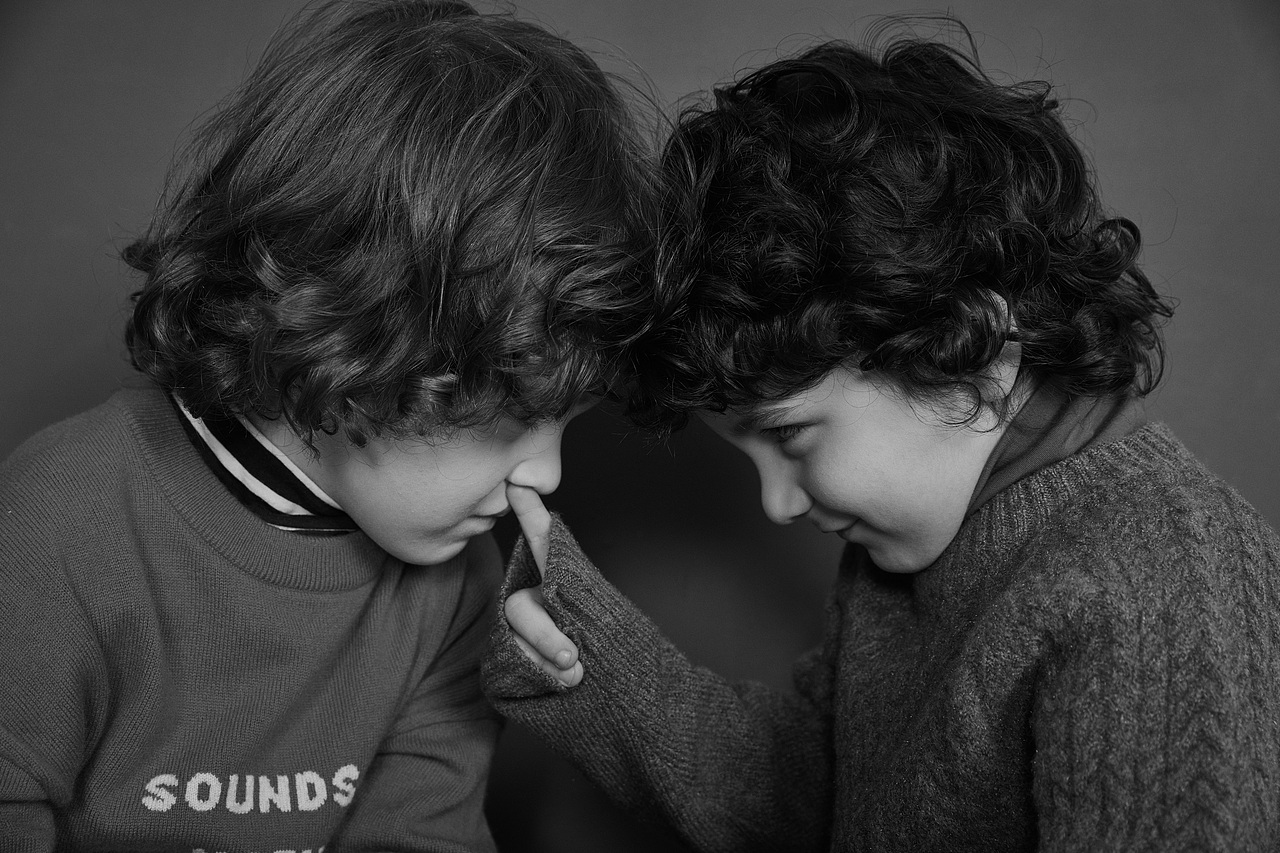 兄弟情深（图ZMTMwODU0MzQ4） - 人像摄影 - 站酷设计师iTKO原创素材 - 站酷ZCOOL