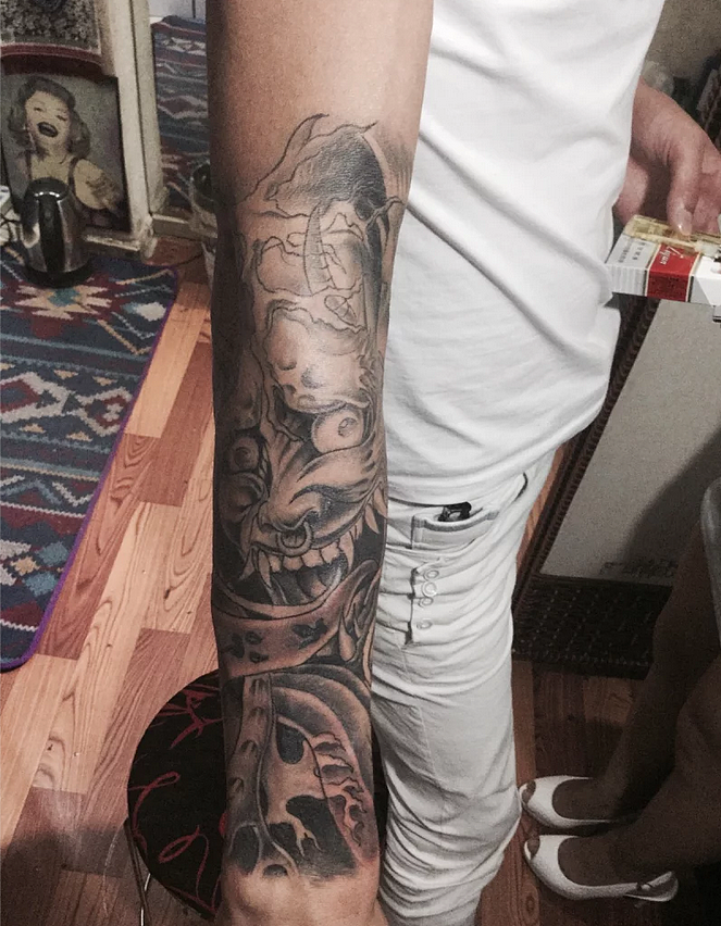 传统鬼头纹身