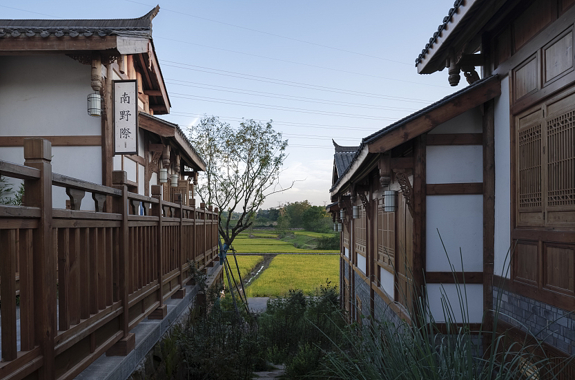 我们团队设计建成了成都安麓酒店