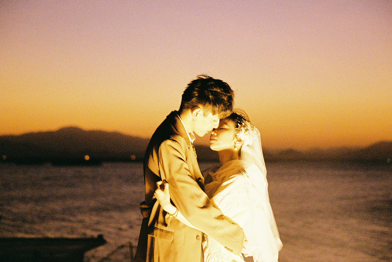 日落时亲吻，风起时相拥（图ZMjM1OTg0MDEy） - 人像摄影 - 站酷设计师宏赟同学原创素材 - 站酷ZCOOL