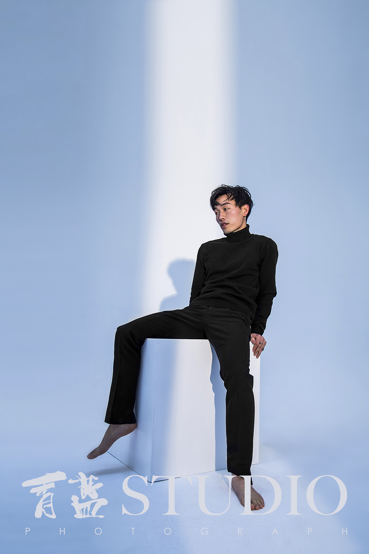 走路带风的男人