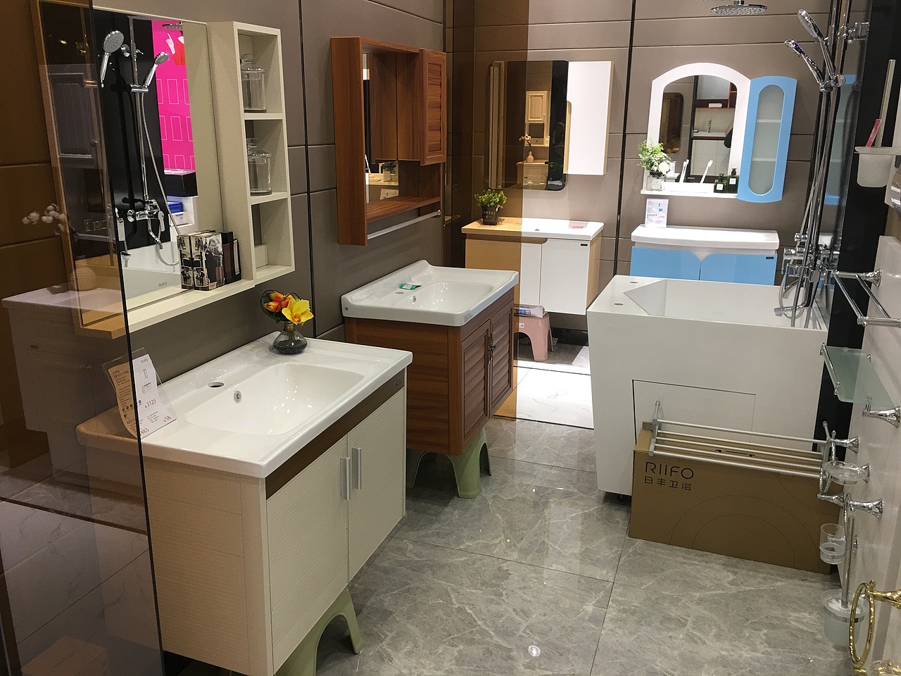 日丰卫浴专卖店图集（图ZMTkzNzA3MzUy） - 环境/建筑摄影 - 站酷设计师日丰卫浴YY原创素材 - 站酷ZCOOL