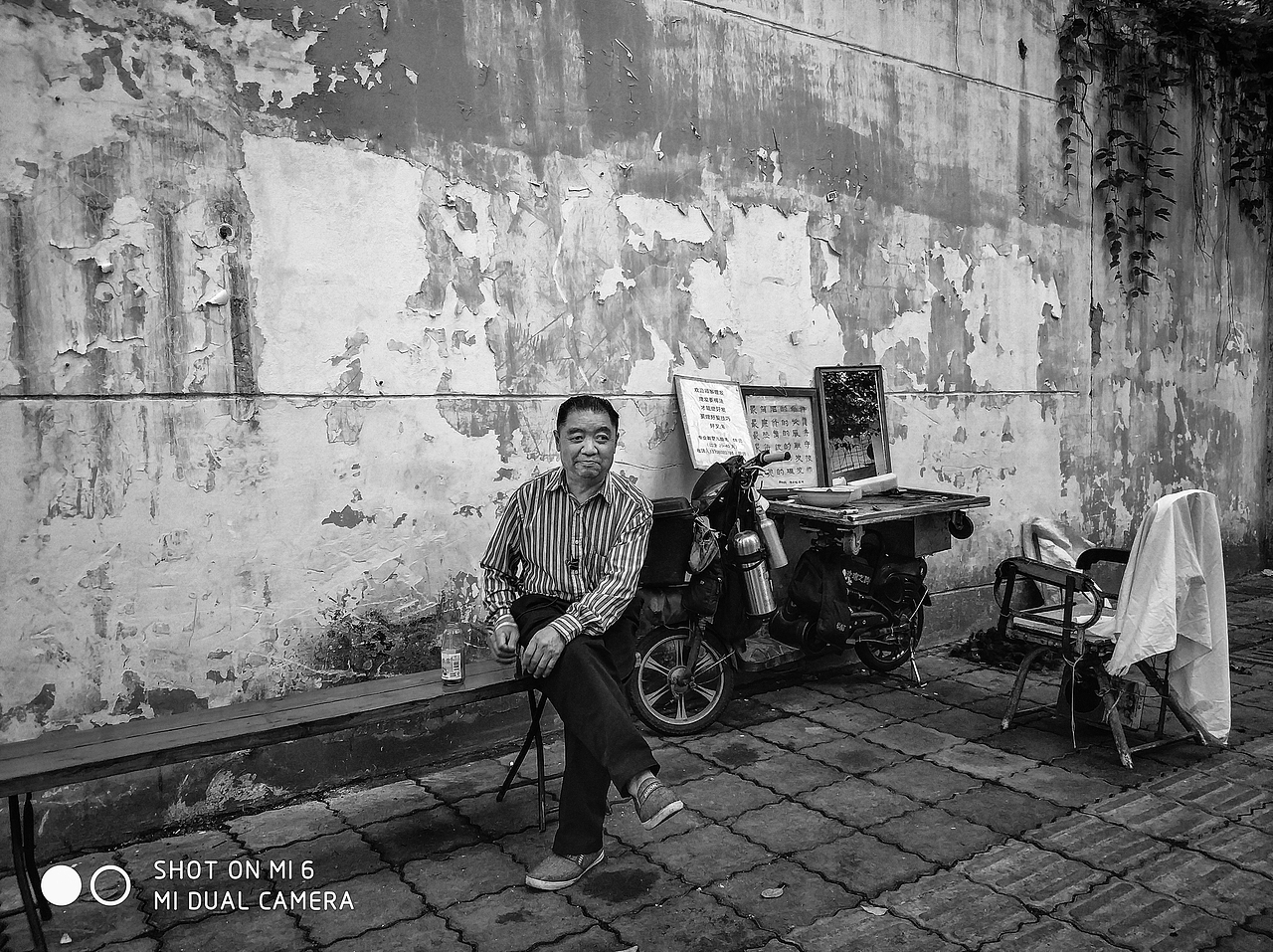 剃头匠（图ZODQ2NjQ0OTY=） - 人像摄影 - 站酷设计师正版喜之狼原创素材 - 站酷ZCOOL