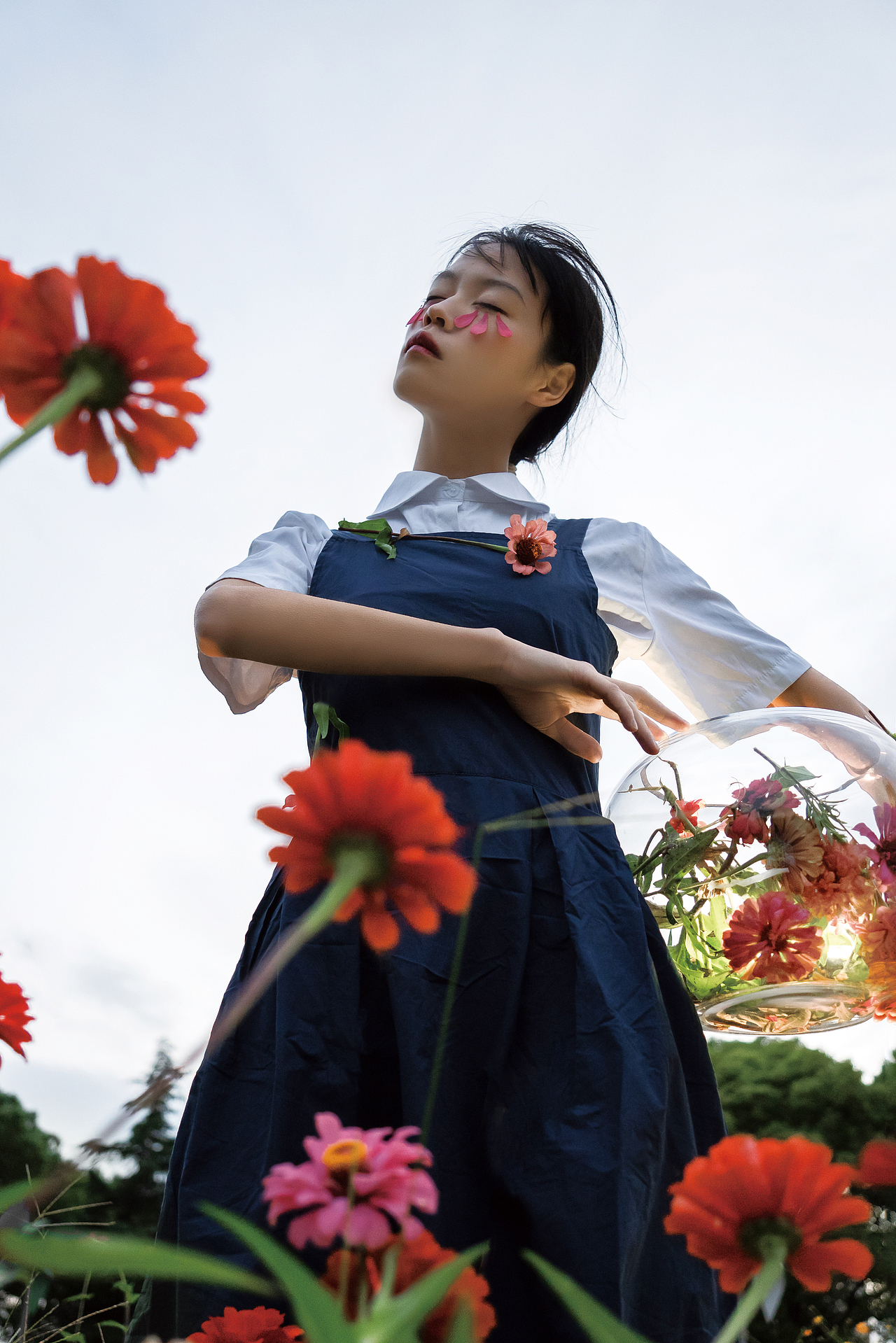 金鱼离开后（适马 18-50mm2.8 dc dn 人像样张）（图ZMjc0NzMyNjUy） - 人像摄影 - 站酷设计师斯无鸡蛋原创素材 - 站酷ZCOOL