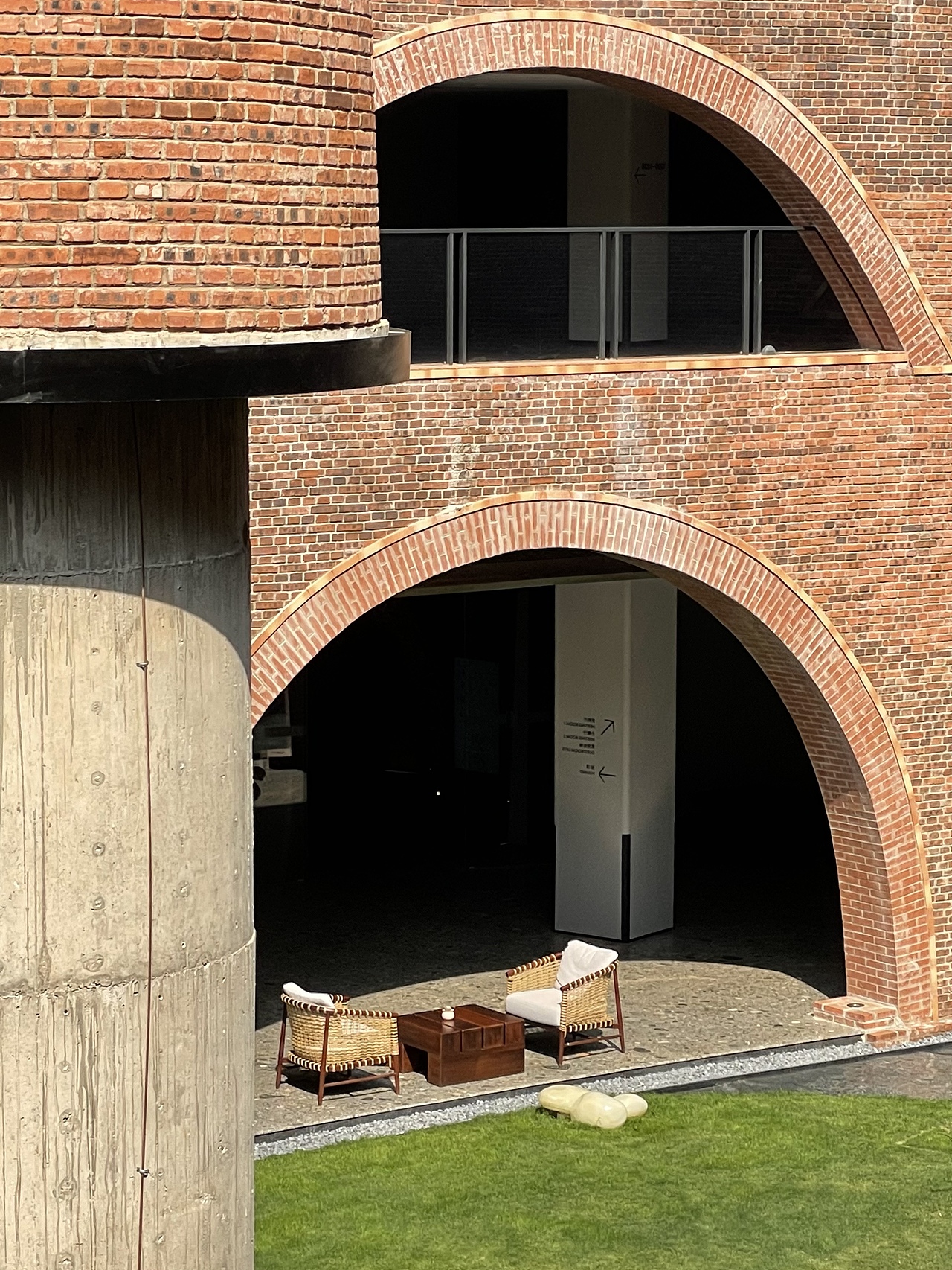 弥勒东风韵美景阁酒店