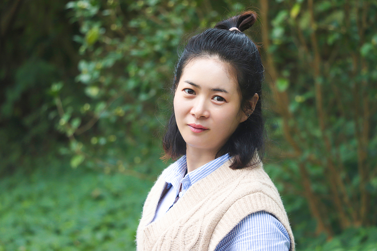 相机要发霉了,被迫拍几张,没模特就拉上自己老婆。。