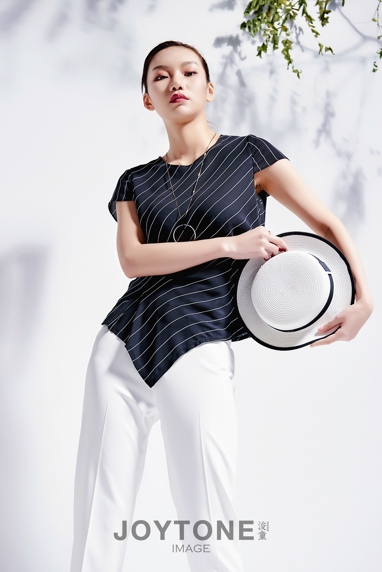 2019SS女装拍摄（图ZMTQ4ODE4NjE2） - 时尚/艺术摄影 - 站酷设计师浚童商业摄影原创素材 - 站酷ZCOOL