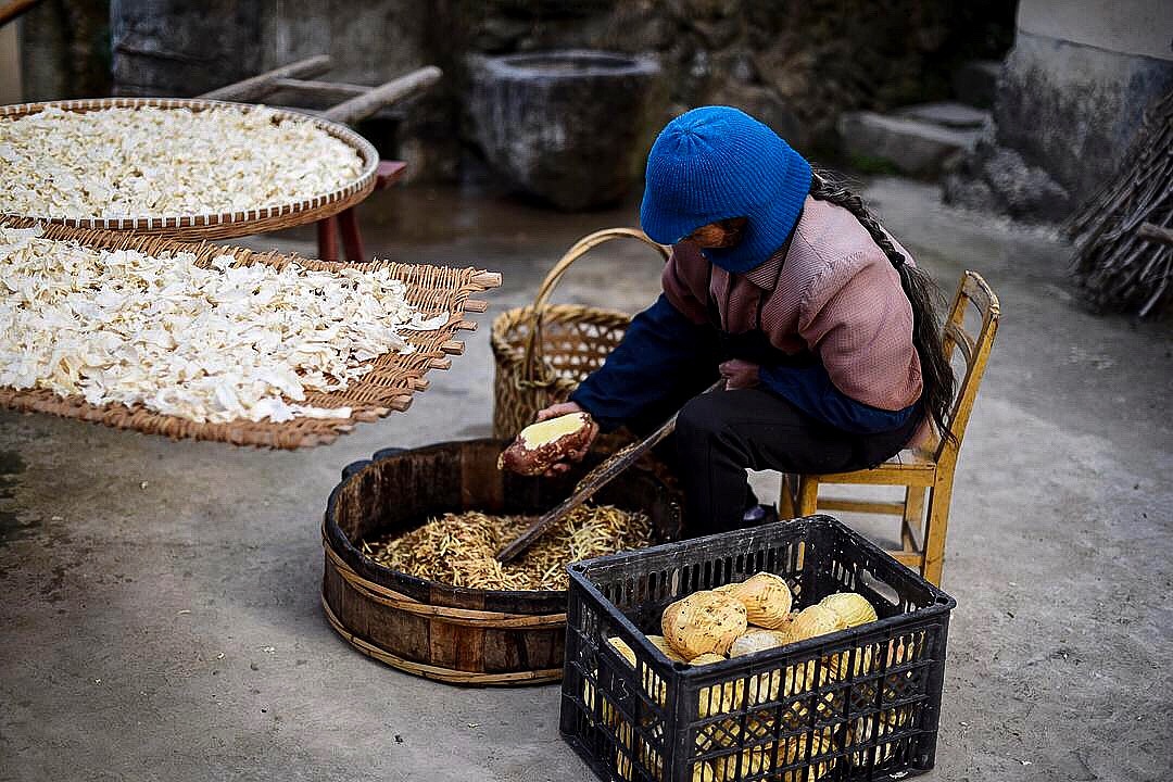 坚守古宅的老人