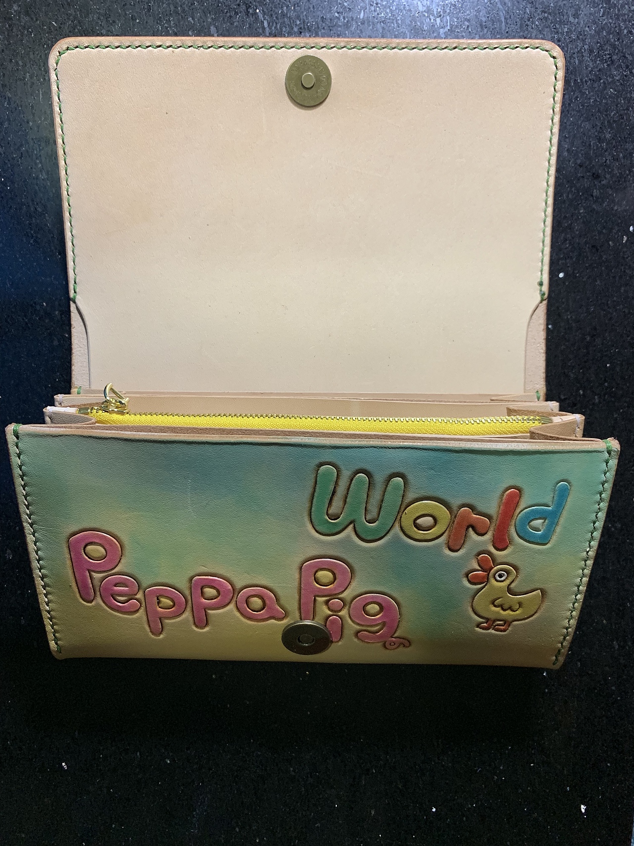 🐷小猪佩奇钱包（图ZMTQ2OTAxMzcy） - 工艺品设计 - 站酷设计师斑寅原创素材 - 站酷ZCOOL