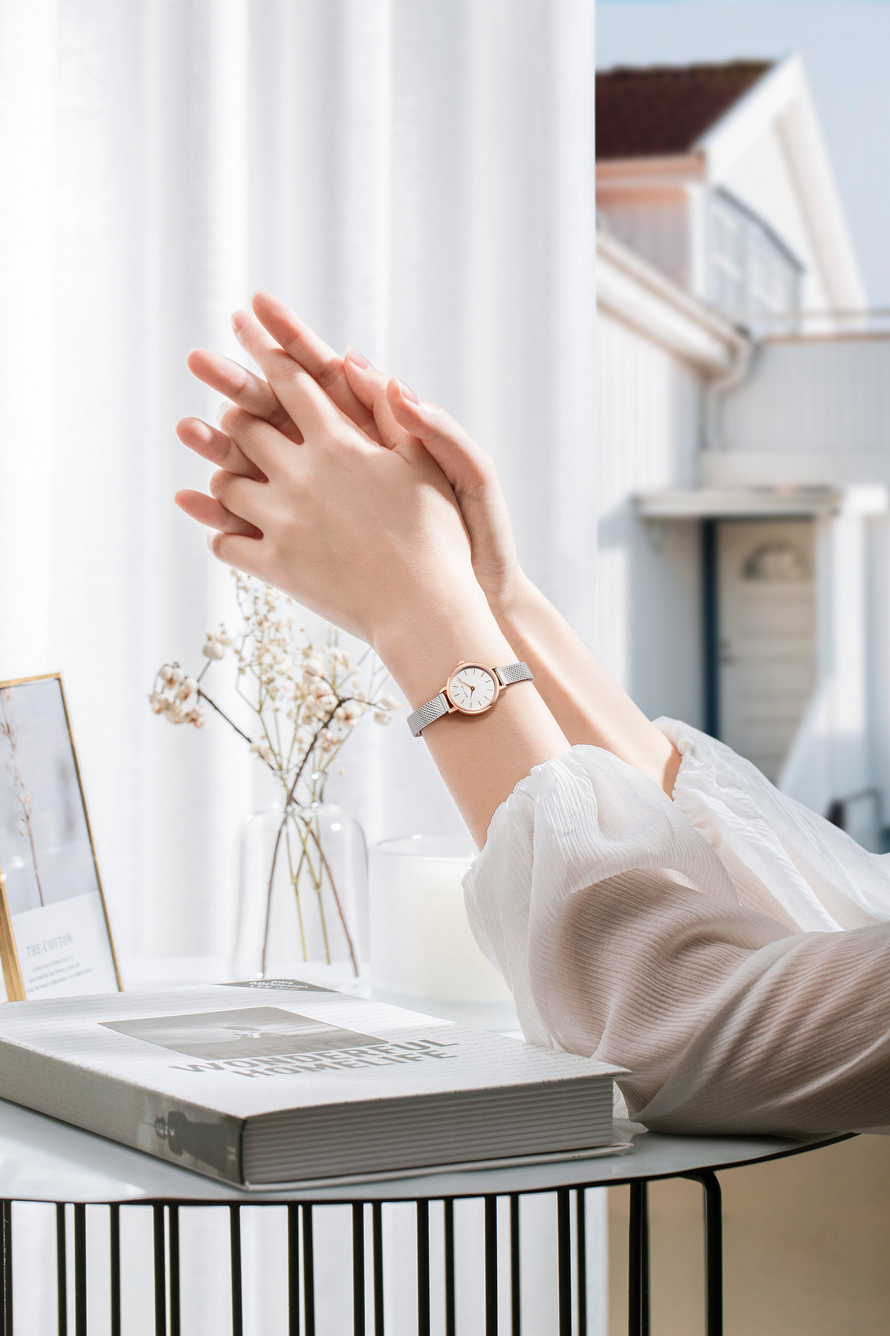 bering手表的一组手摸场景图