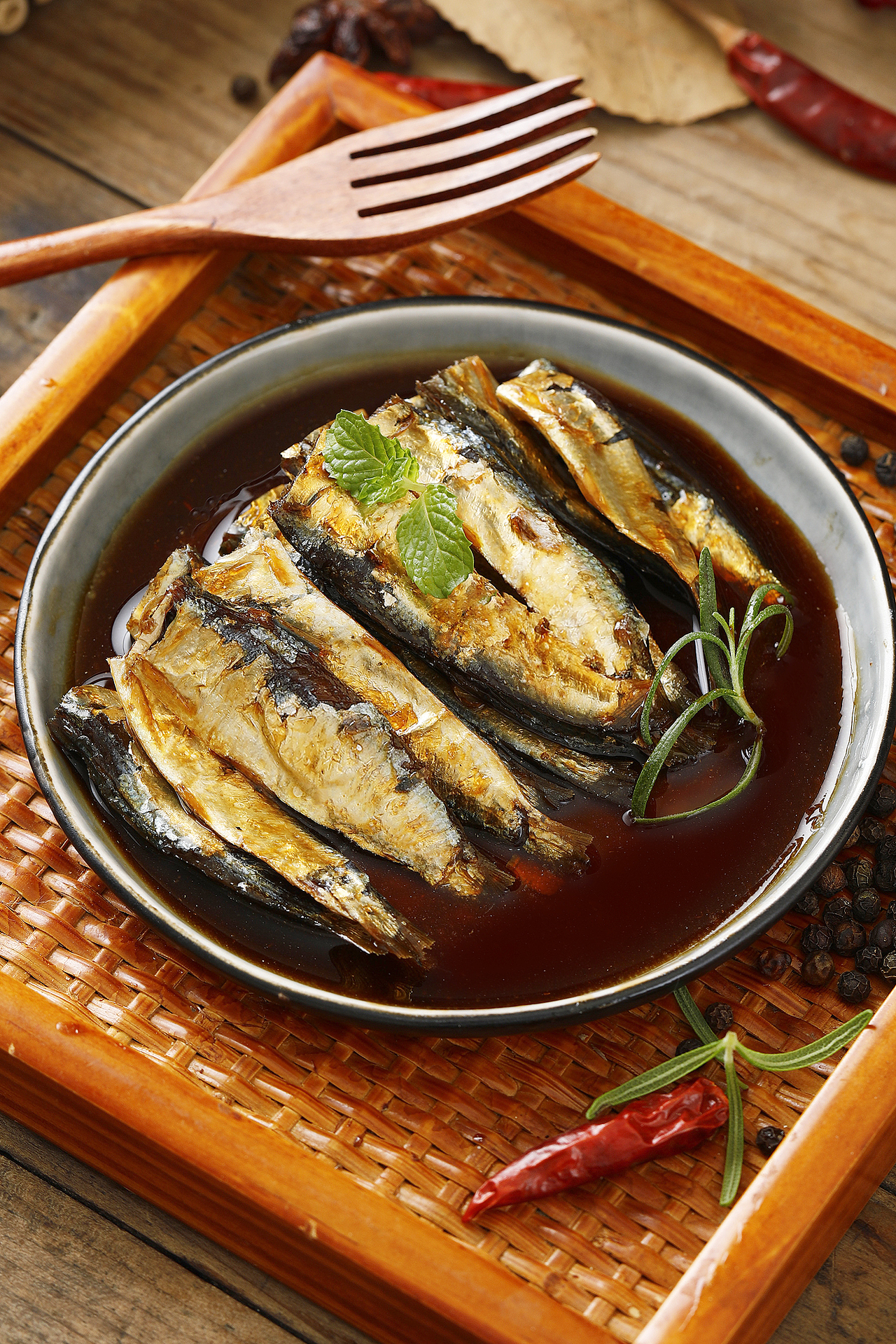 亲自下厨做的带鱼-卤带鱼鱼干带鱼鱿鱼小黄花沙丁鱼（图ZMjYwMjYzNjQ4） - 美食摄影 - 站酷设计师光绪摄影工作室原创素材 - 站酷ZCOOL