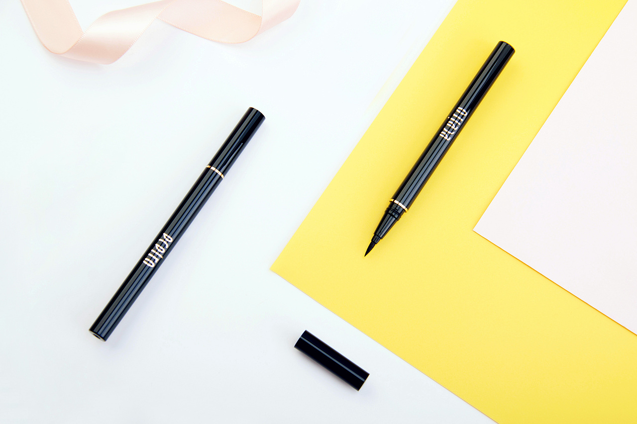 眼线笔眼液笔彩妆产品摄影丨场景创意拍摄布景摆拍（图ZMjE5Nzk0ODUy） - 产品摄影 - 站酷设计师Linsey_玲子原创素材 - 站酷ZCOOL