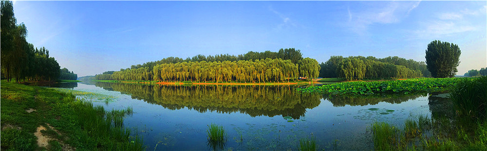 刘勇良摄影作品:河畔的风景