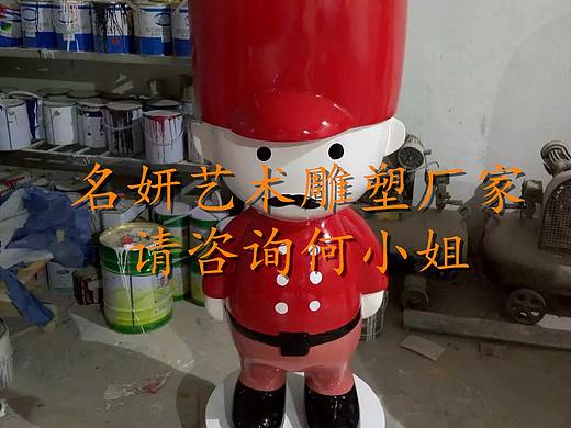 阅兵文化展览会彩绘玻璃钢士兵造型摆件雕塑布置现场