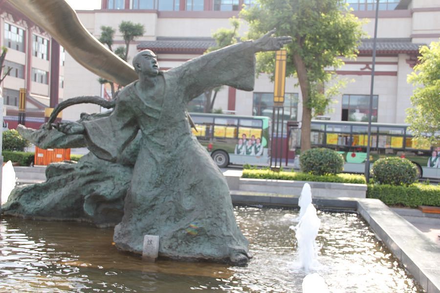 大雁塔广场的城市雕塑