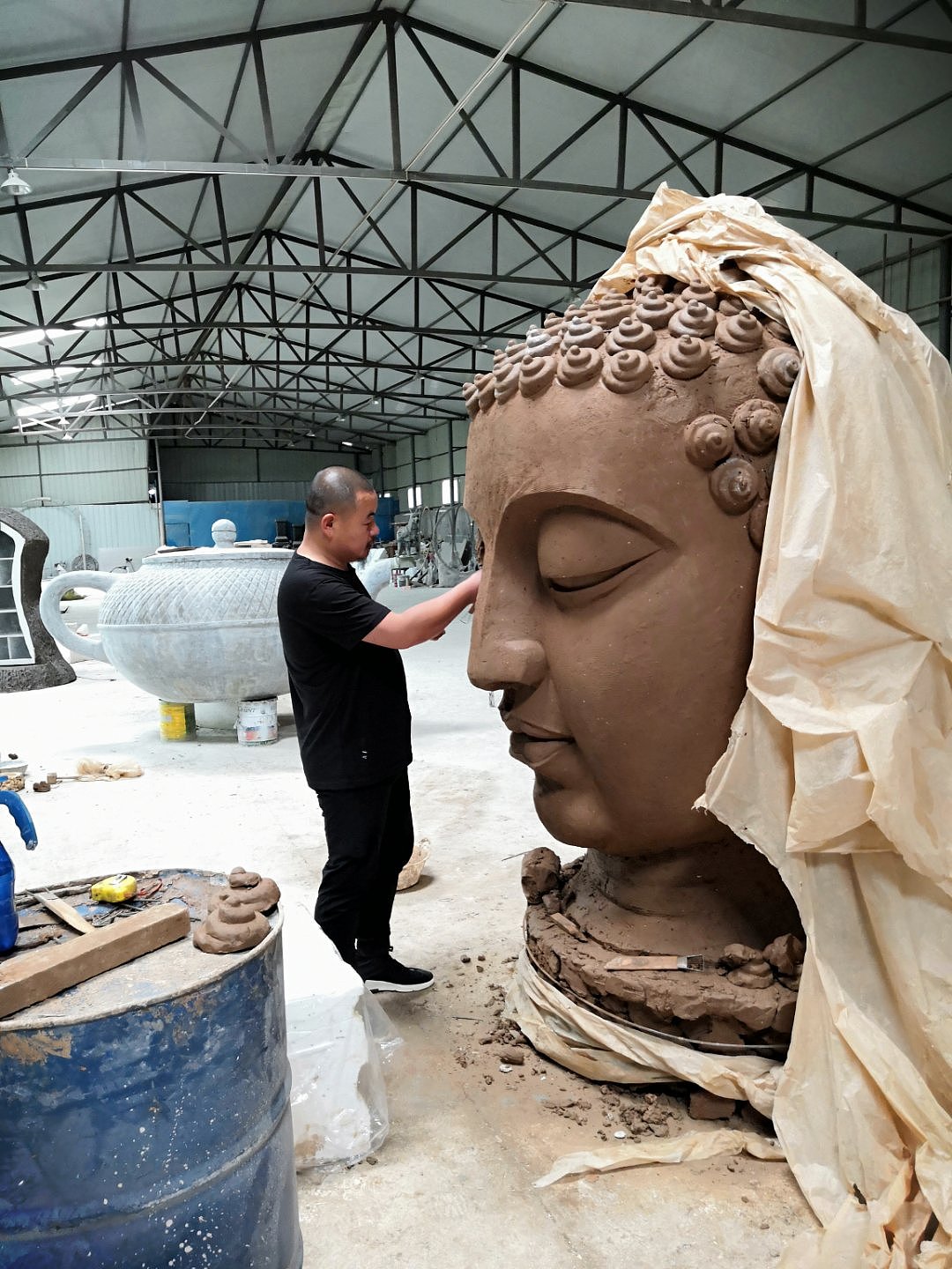 佛陀头像雕塑的制作过程
