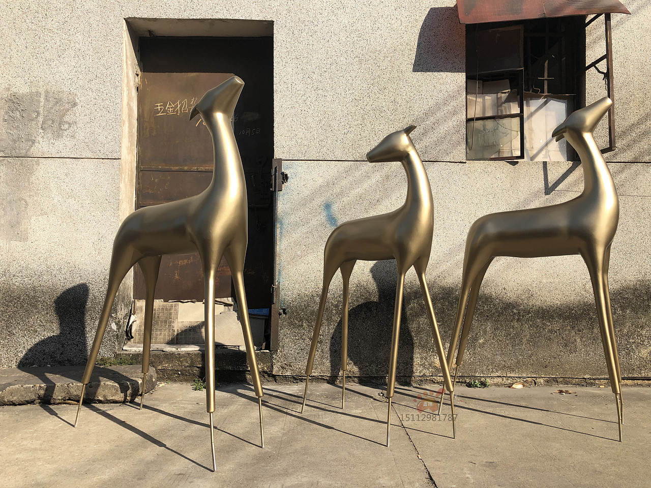 不锈钢小鹿雕塑母子鹿 夫妻鹿 镂空之后更富创意_高端金属制品-站酷ZCOOL