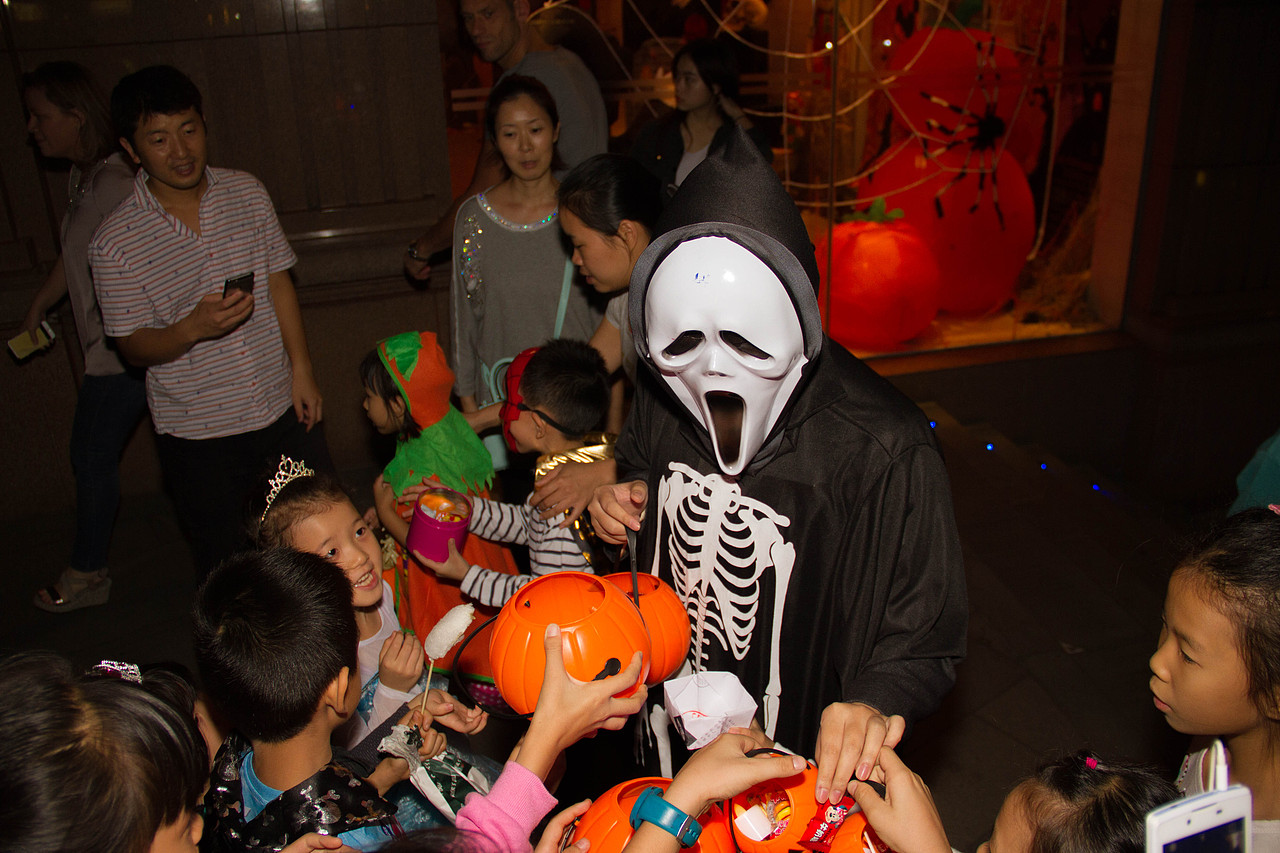 万圣节海报（图ZMzk5MDIyOTI=） - 品牌 - 站酷设计师chenshuyong原创素材 - 站酷ZCOOL