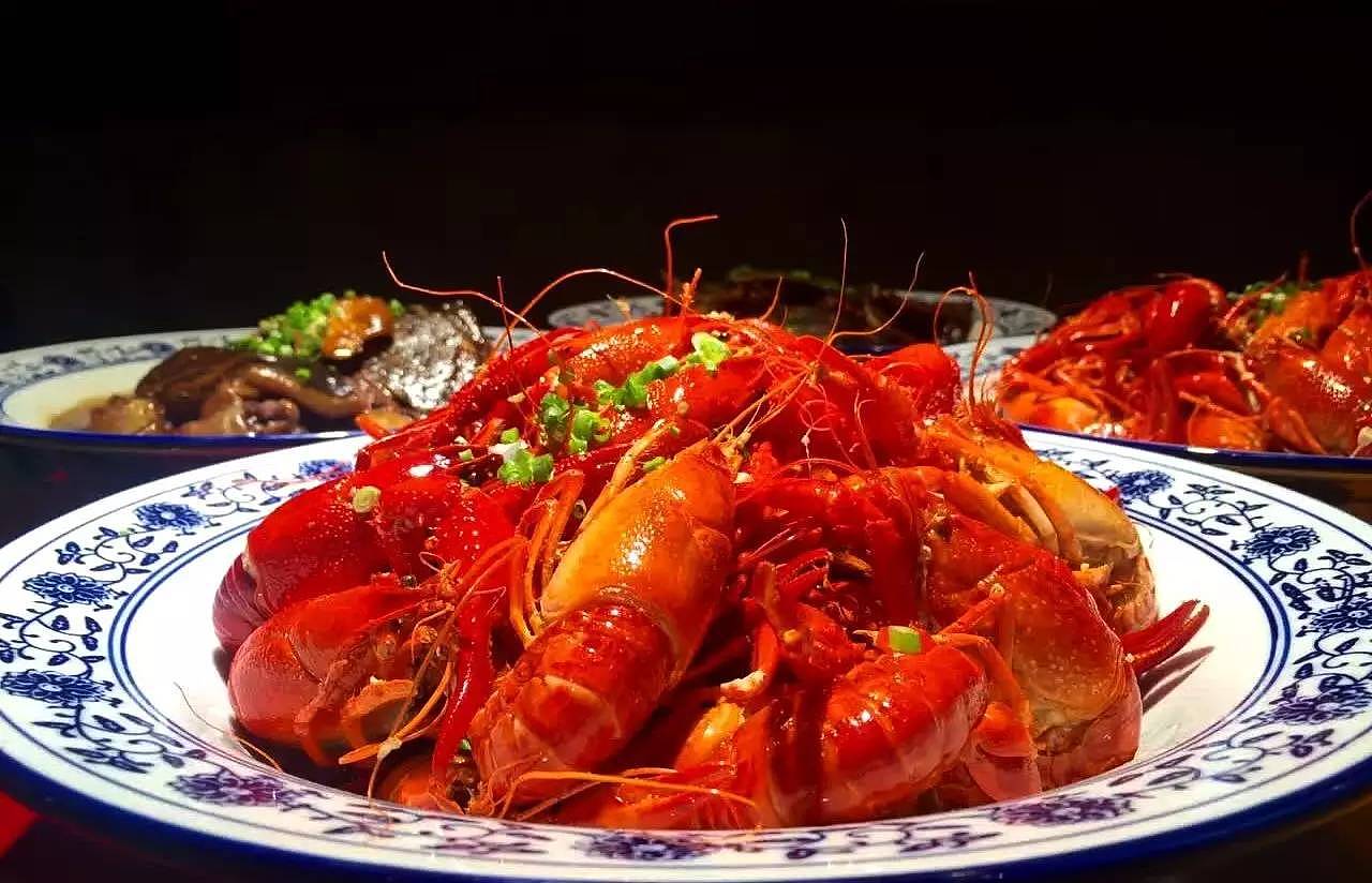 小赖毛的蒜蓉虾馆 | 品牌设计（图ZMTI4MjM4MjIw） - 品牌 - 站酷设计师MunJr品牌设计原创素材 - 站酷ZCOOL