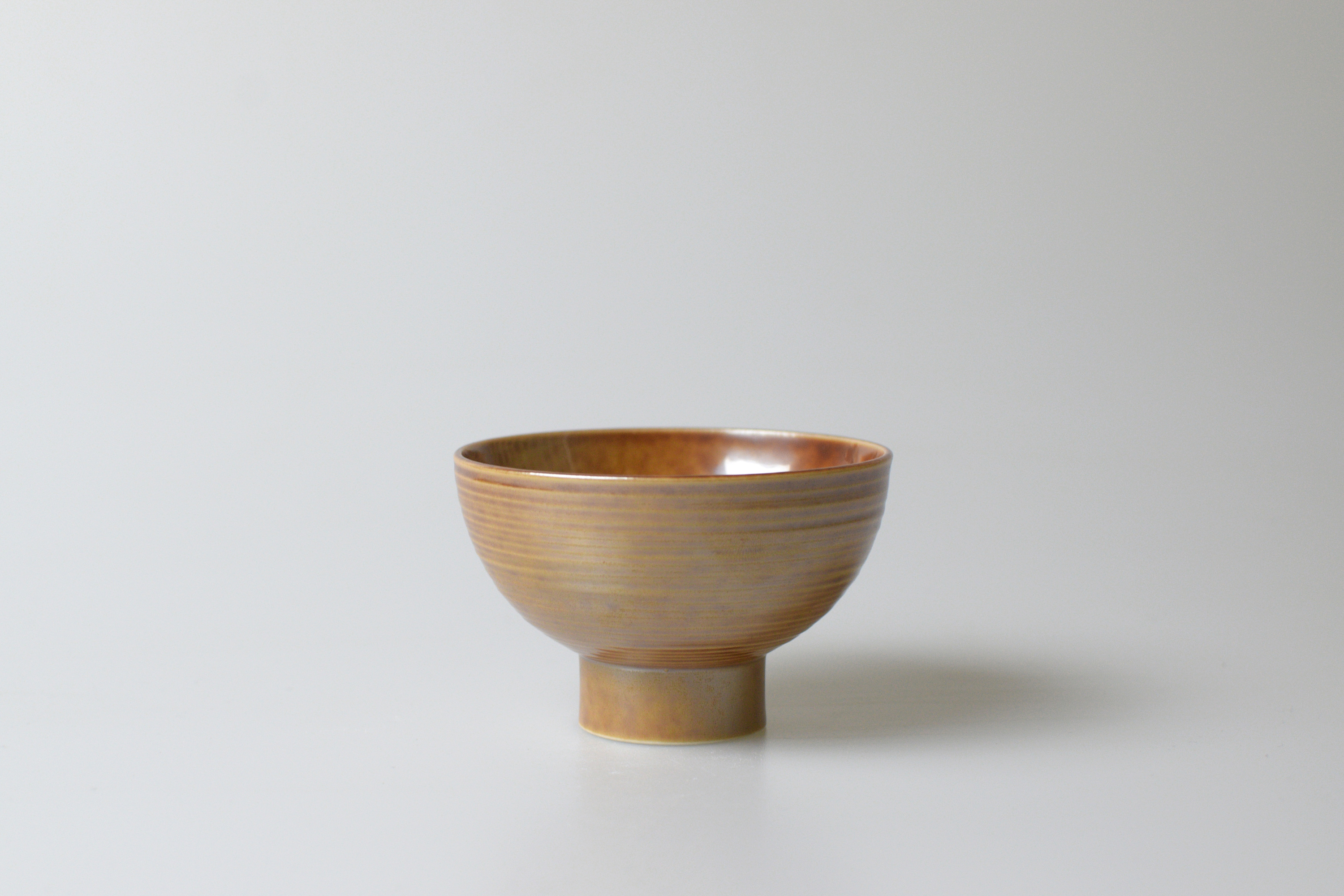 传统加现代陶瓷器皿