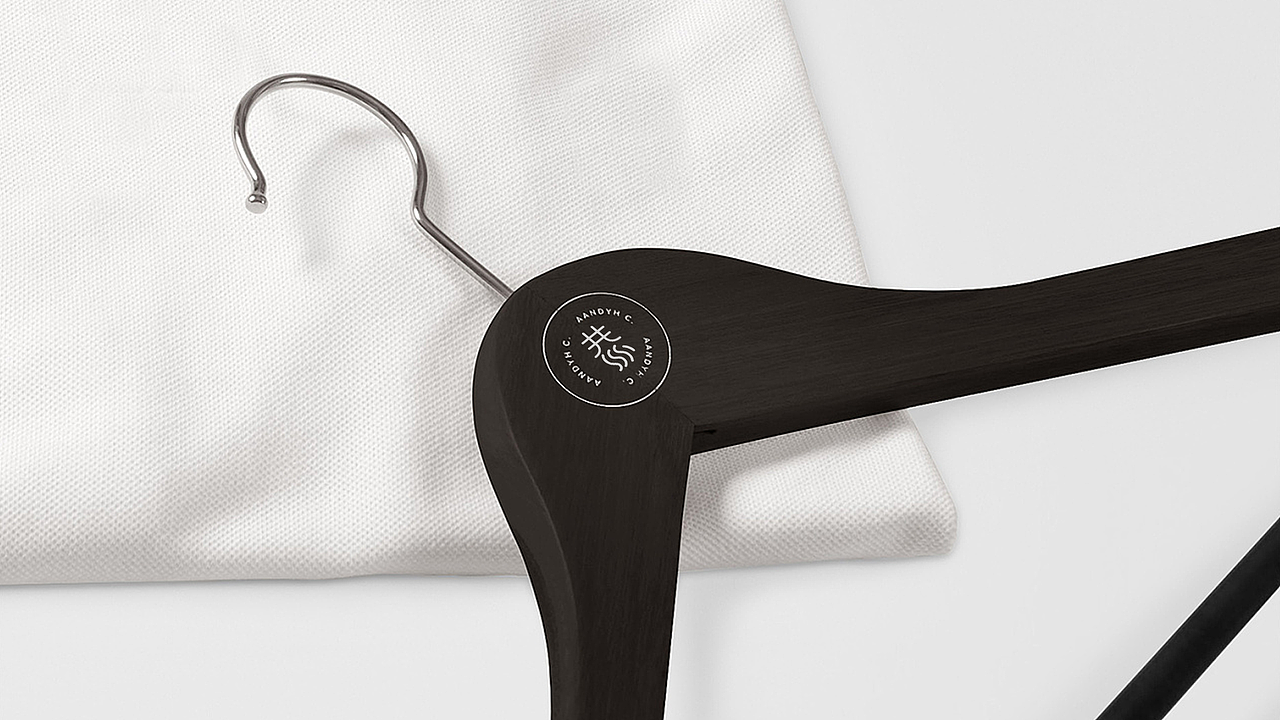 恭+ REVERENT 女装品牌设计（图ZMjY4NjMwNTI0） - 品牌 - 站酷设计师基尼史密斯原创素材 - 站酷ZCOOL