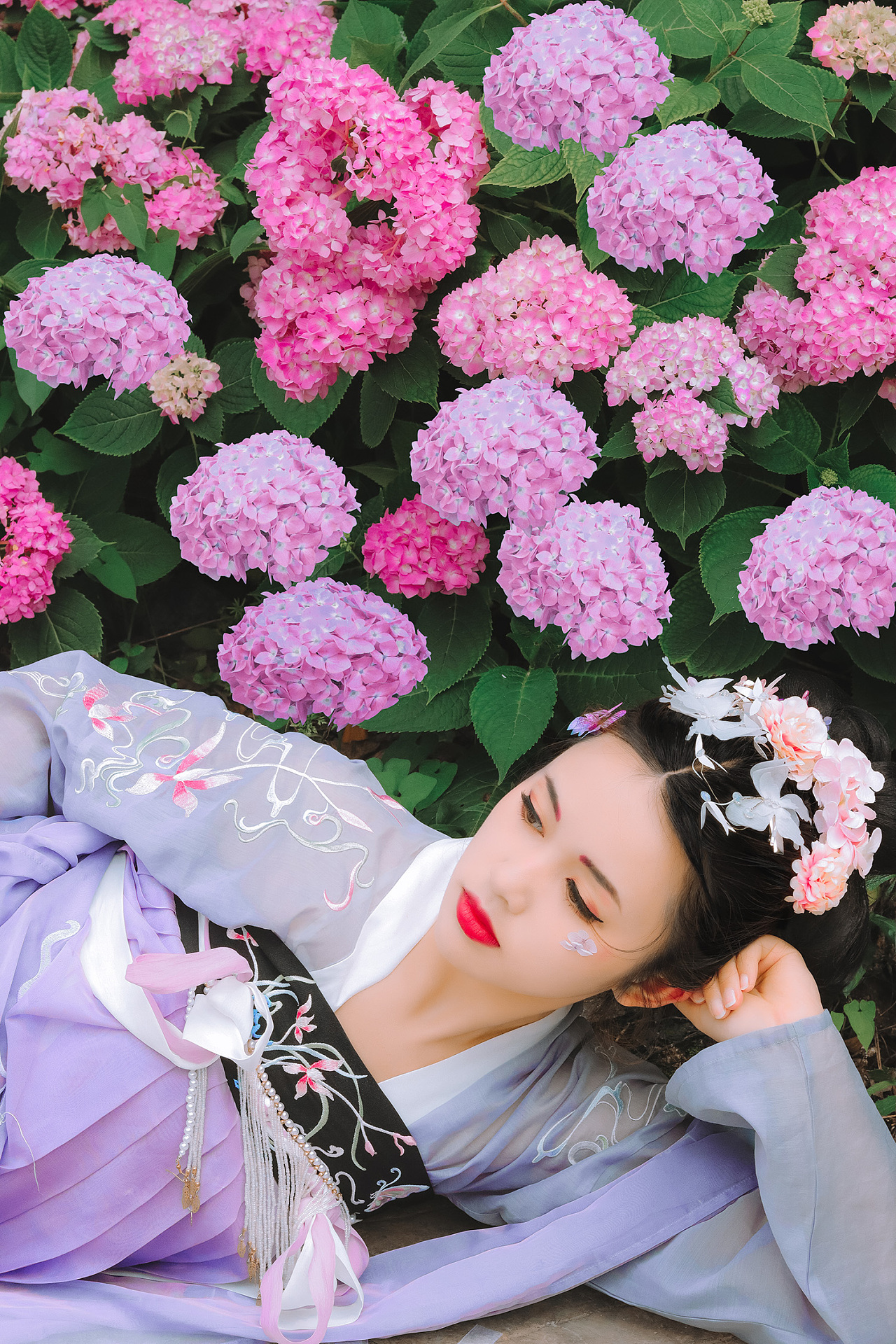 汉服摄影——夏天就是要拍绣球花鸭!