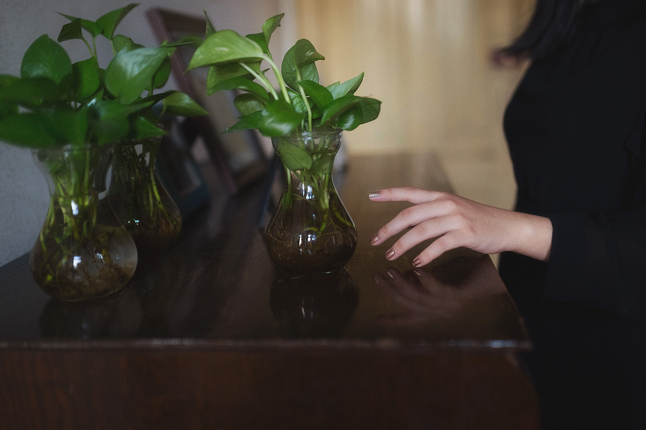 空房间（图ZOTY2NTAwMjA=） - 人像摄影 - 站酷设计师西瓜不要太郎原创素材 - 站酷ZCOOL