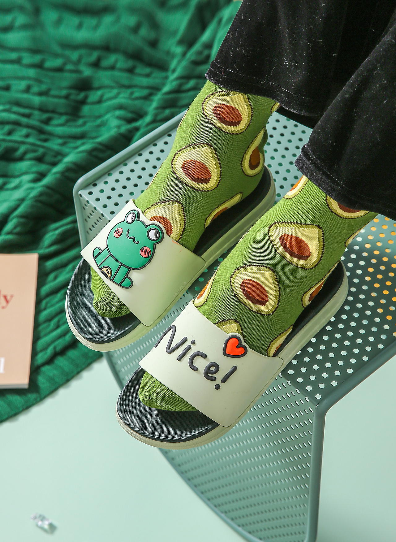 2021卡通凉拖鞋，家居拖鞋，随缘打光法（图ZMjM5NDEwODcy） - 产品摄影 - 站酷设计师慈溪晓摄影原创素材 - 站酷ZCOOL