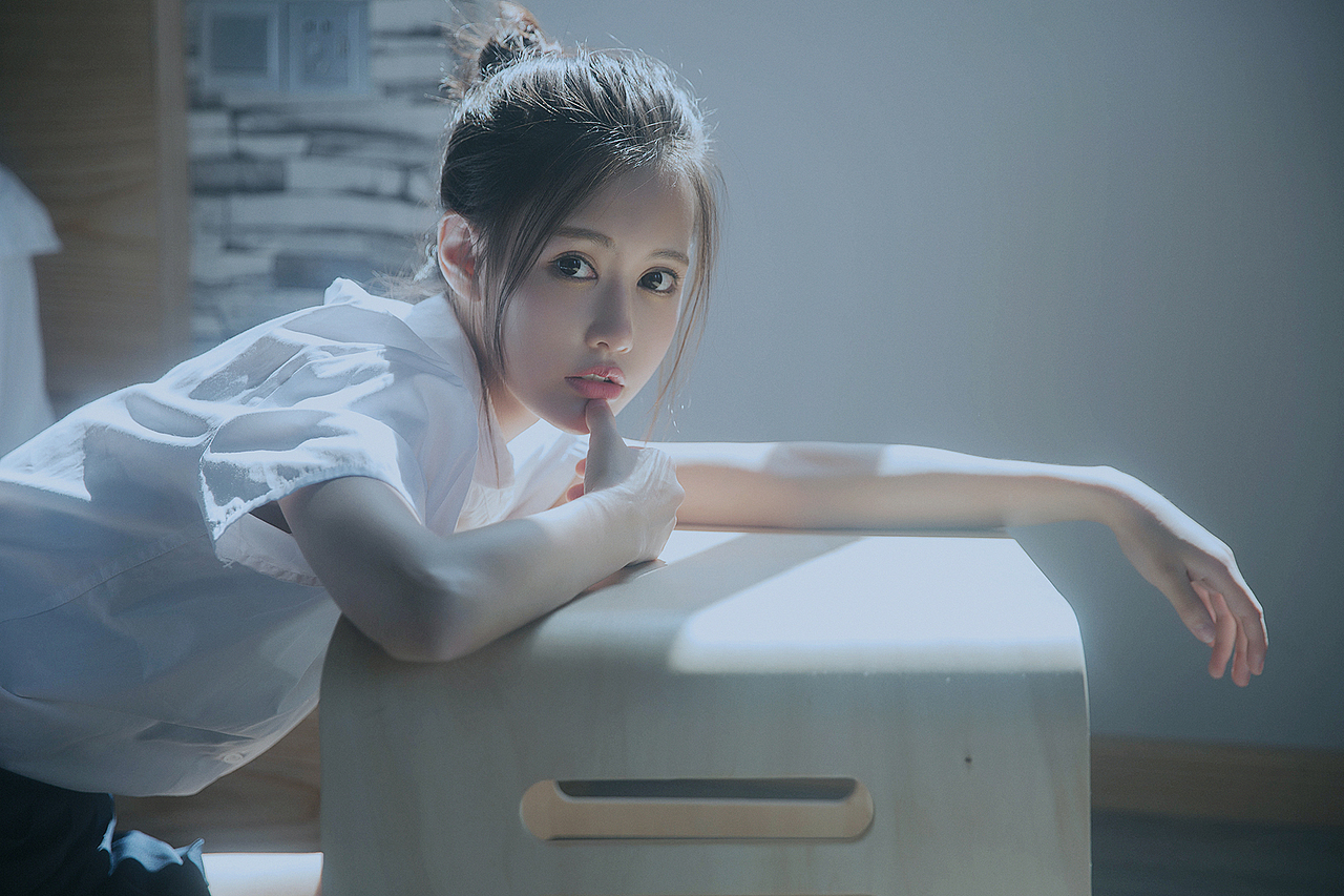 Alone（图ZODcwNzgxNzY=） - 人像摄影 - 站酷设计师ROEMWO原创素材 - 站酷ZCOOL