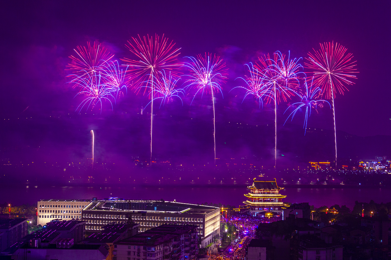 長沙橘子洲五一煙花（圖ZMTU2Nzc0MjU2） - 風(fēng)光攝影 - 站酷設(shè)計師我叫老萬原創(chuàng)素材 - 站酷ZCOOL