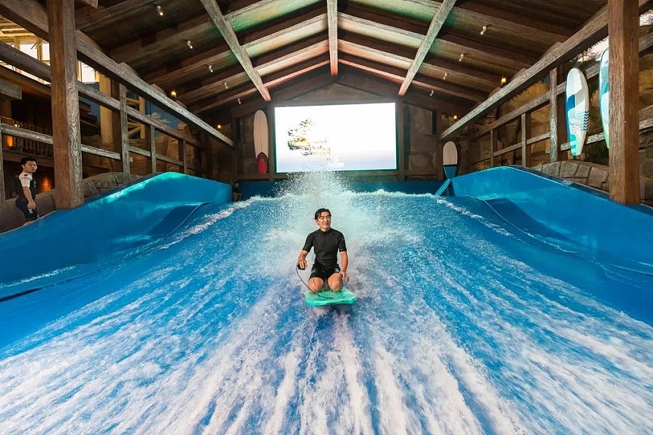 极酷室内冲浪 上海首家以极限运动为主的潮流体验馆