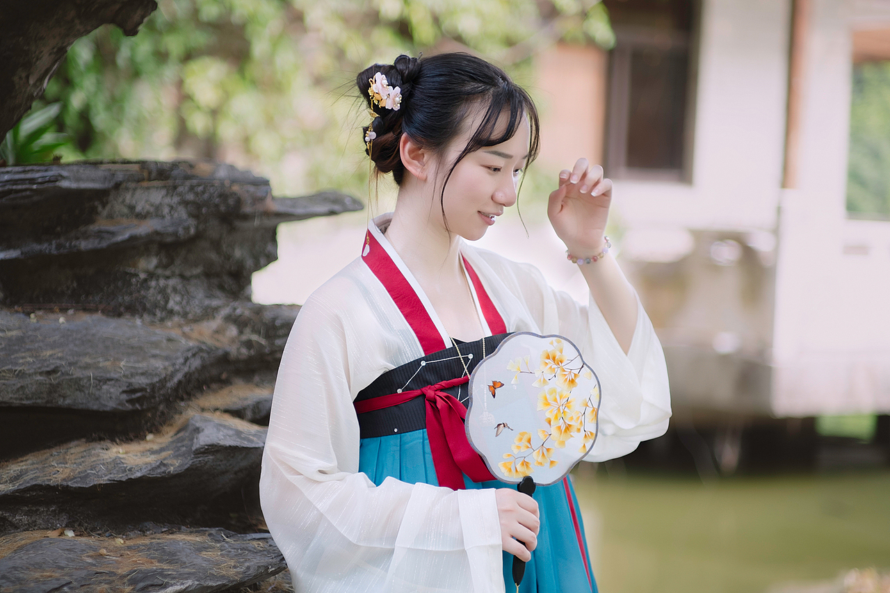 汉服约拍（图ZMTU0MDYxMDcy） - 人像摄影 - 站酷设计师禾摄映画原创素材 - 站酷ZCOOL