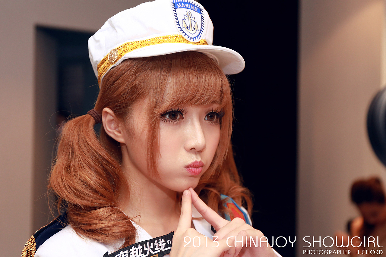 2013 China joy showgirl 1